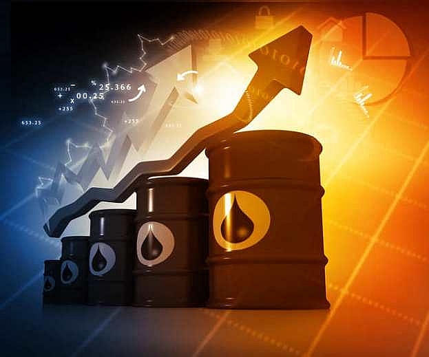 Giá dầu tăng kỷ lục lên 118 USD/thùng, cao nhất trong 9 năm.