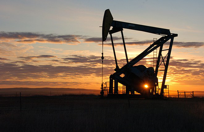 Giá dầu tiếp tục đà tăng lên mức kỷ lục gần 2 tháng
