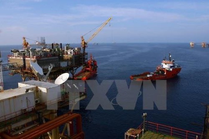 Giá dầu châu Á ngày 19/4 vọt lên mức 