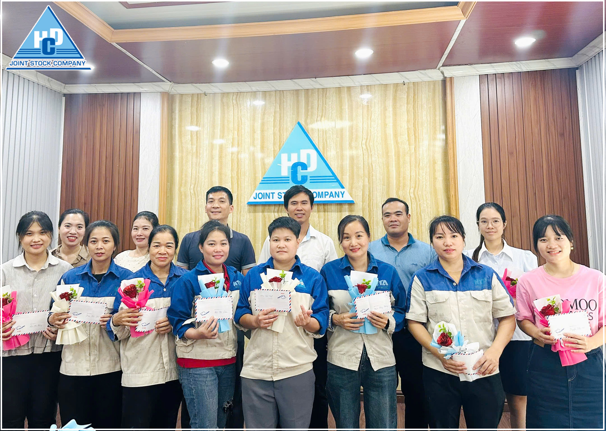 Công ty cổ phần Đầu tư Sản xuất và Thương mại HCD tưng bừng tổ chức kỷ niệm ngày 20/10 cho nữ CBCNV